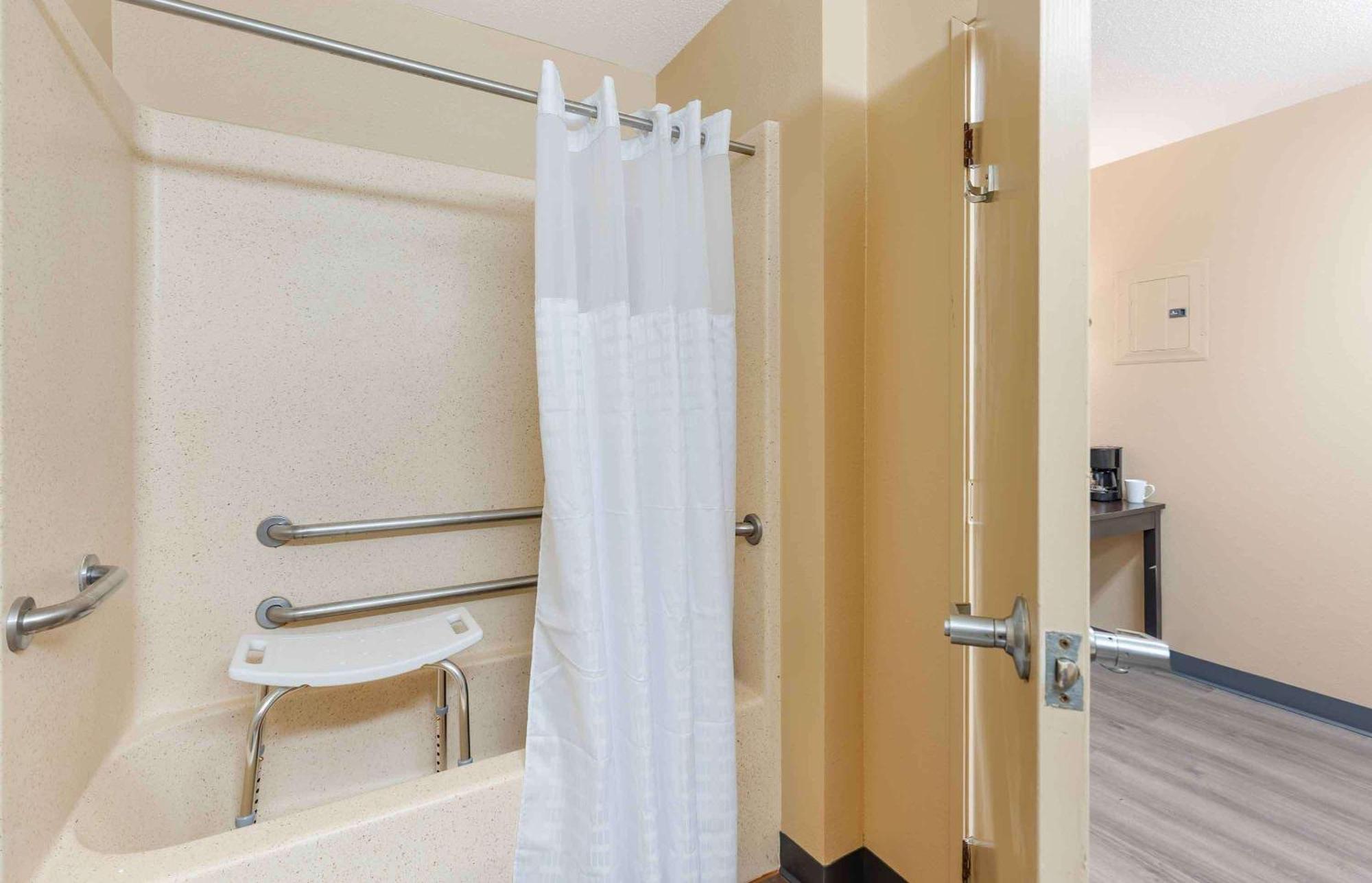 Extended Stay America Suites - St Louis - Westport - E Lackland Rd Maryland Heights Buitenkant foto
