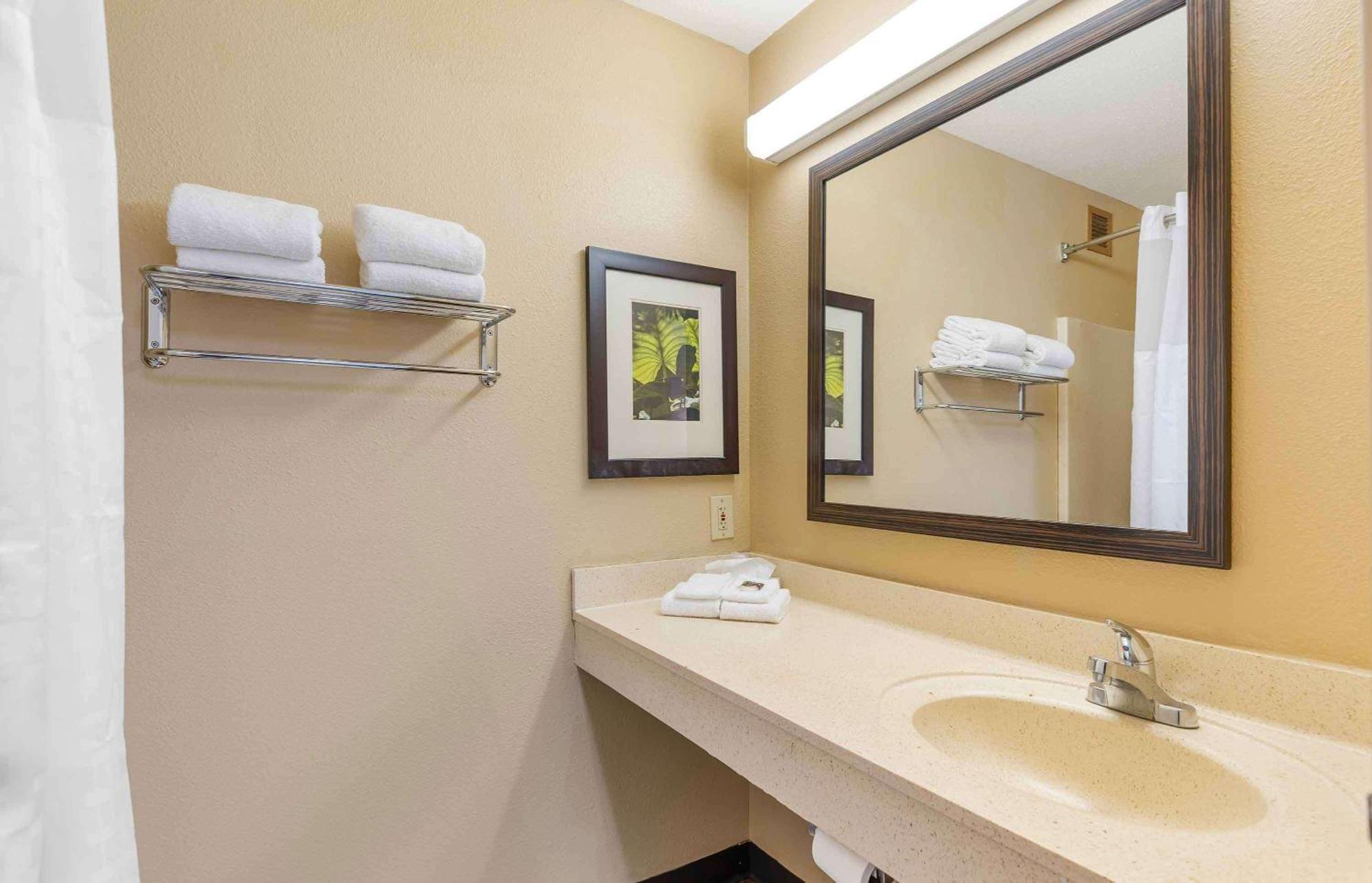 Extended Stay America Suites - St Louis - Westport - E Lackland Rd Maryland Heights Buitenkant foto