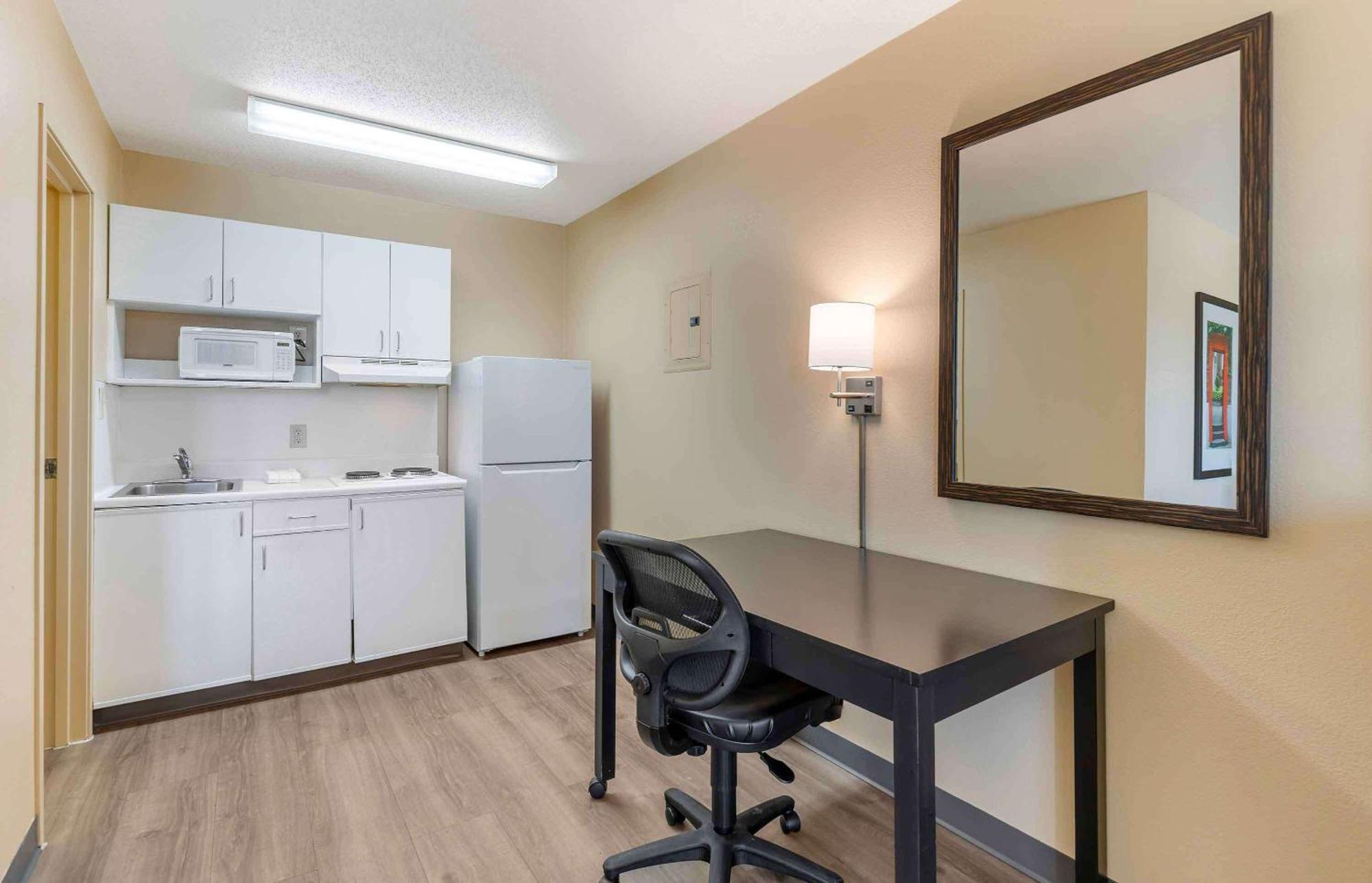 Extended Stay America Suites - St Louis - Westport - E Lackland Rd Maryland Heights Buitenkant foto