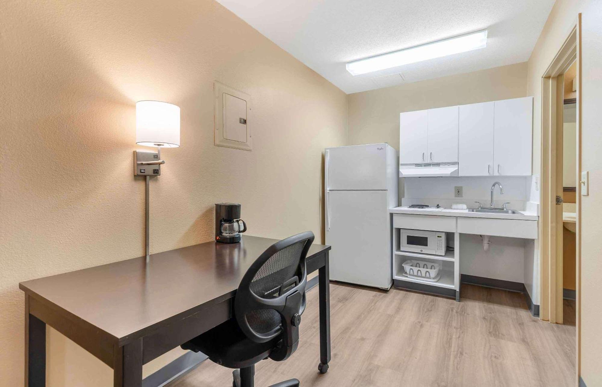Extended Stay America Suites - St Louis - Westport - E Lackland Rd Maryland Heights Buitenkant foto